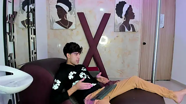 PRETTY COCK1 online show from April 17, 2026, 1:30 am