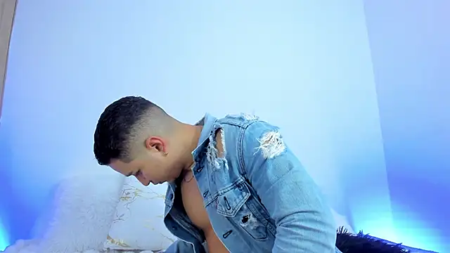 Snapshot of Axel_nova chatting on March 6, 2026, 2:13 pm Axel nova online show from March 6, 2026, 2:13 pm