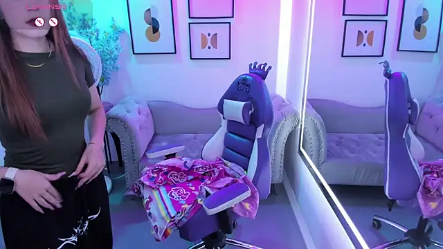 Victoria  doll online show from March 19, 2026, 12:31 pm