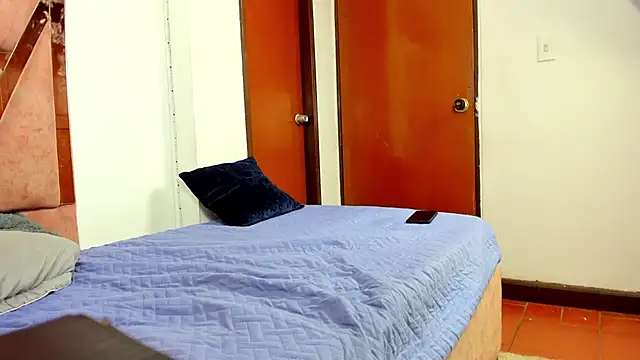 Snapshot of friend_zone1 chatting on February 19, 2026, 5:14 am friend zone1 online show from February 19, 2026, 5:14 am