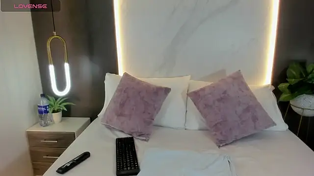 valeryn  rosse online show from February 3, 2026, 3:26 am