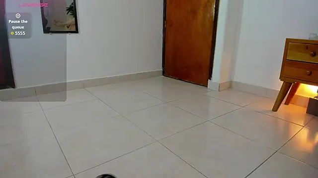 valeryn  rosse online show from March 25, 2026, 2:39 am