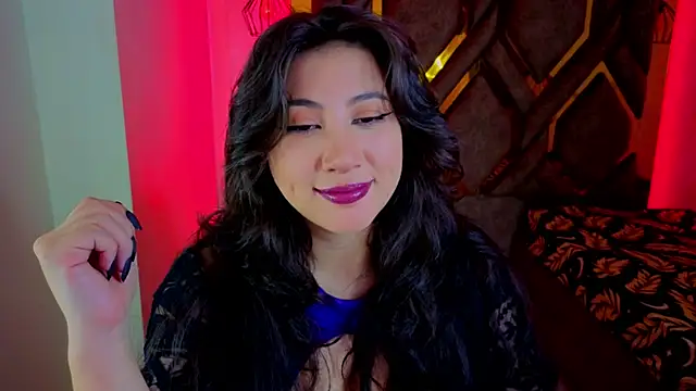 Luvienne online show from February 19, 2026, 7:43 pm