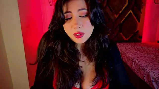 Luvienne online show from February 21, 2026, 7:26 pm