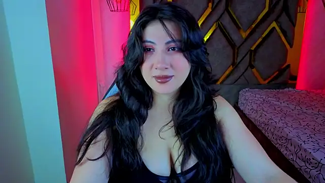 Luvienne online show from March 3, 2026, 7:42 pm