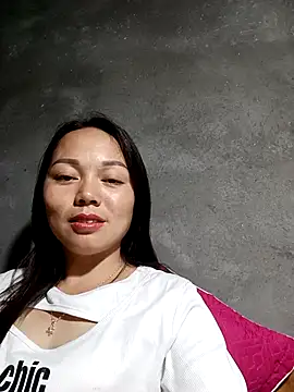 Snapshot of Rose-222 chatting on February 12, 2026, 2:34 pm Rose-222 online show from February 12, 2026, 2:34 pm