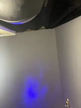 Maximuz1920 online show from April 13, 2026, 3:34 am