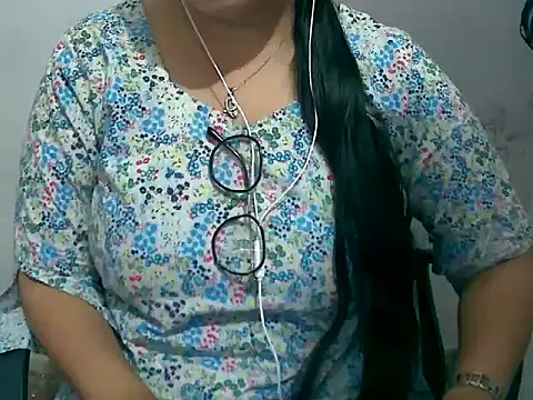 Cute Aliyaa online show from March 16, 2026, 9:57 am