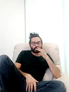 Snapshot of Batou1683 chatting on February 6, 2026, 1:03 pm Batou1683 online show from February 6, 2026, 1:03 pm