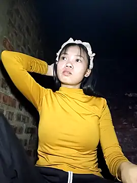 derylove  online show from March 25, 2026, 11:38 am