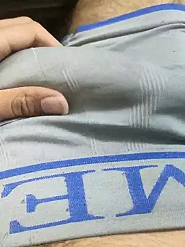 Snapshot of Nniiyakk chatting on April 14, 2026, 5:08 pm Nniiyakk online show from April 14, 2026, 5:08 pm