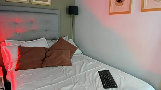 SalomeStorm  online show from February 17, 2026, 8:59 pm