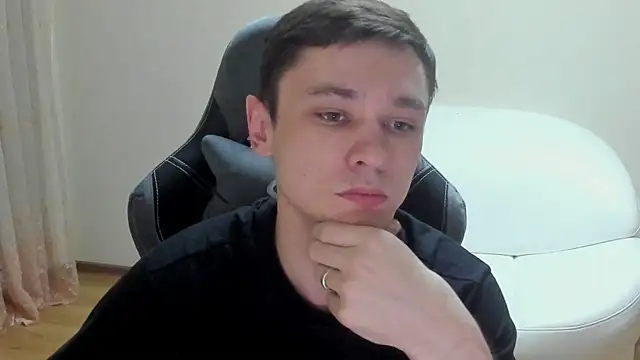 Snapshot of Alexmansuper chatting on April 2, 2026, 6:38 pm Alexmansuper online show from April 2, 2026, 6:38 pm