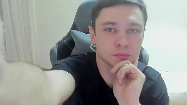 Snapshot of Alexmansuper chatting on April 5, 2026, 5:21 pm Alexmansuper online show from April 5, 2026, 5:21 pm