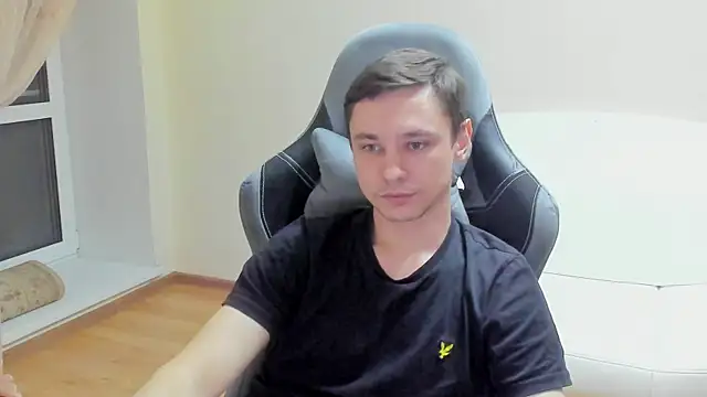 Snapshot of Alexmansuper chatting on April 15, 2026, 7:58 pm Alexmansuper online show from April 15, 2026, 7:58 pm