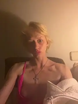 Snapshot of parisleau chatting on May 7, 2026, 8:47 pm parisleau online show from May 7, 2026, 8:47 pm