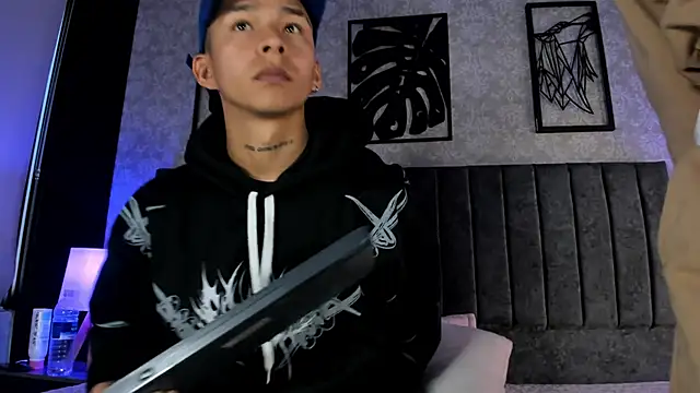 Snapshot of bliinkii_and_luka_ chatting on February 11, 2026, 12:32 pm bliinkii and luka online show from February 11, 2026, 12:32 pm