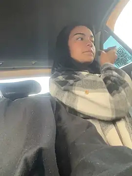 Snapshot of bliinkii_and_luka_ chatting on February 14, 2026, 12:35 pm bliinkii and luka online show from February 14, 2026, 12:35 pm