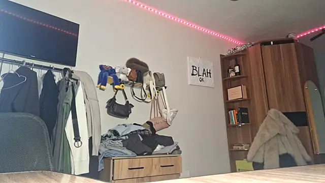 ChongTreece online show from February 22, 2026, 6:13 am