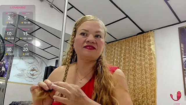 alicee  mature online show from April 5, 2026, 8:06 pm