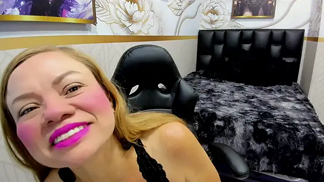 Snapshot of alicee__mature chatting on May 5, 2026, 7:33 pm alicee mature online show from May 5, 2026, 7:33 pm