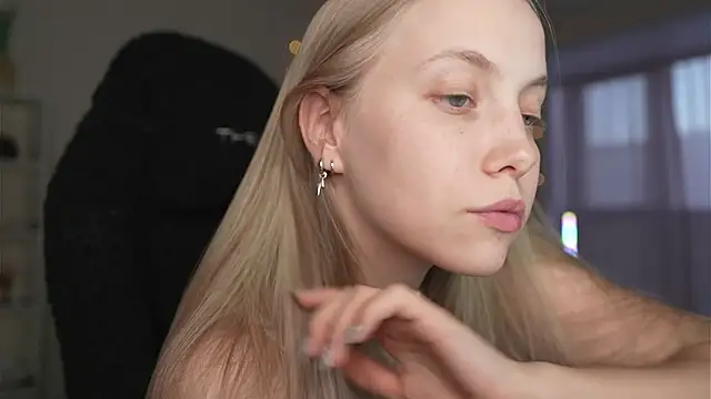 Appr0ved  online show from March 13, 2026, 4:02 pm