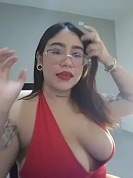 Snapshot of Helll_girll chatting on February 14, 2026, 4:31 am Helll girll online show from February 14, 2026, 4:31 am