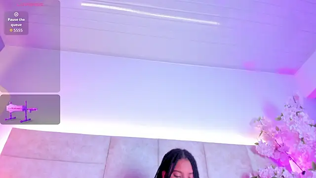 IsabelaRoman online show from April 9, 2026, 8:25 pm