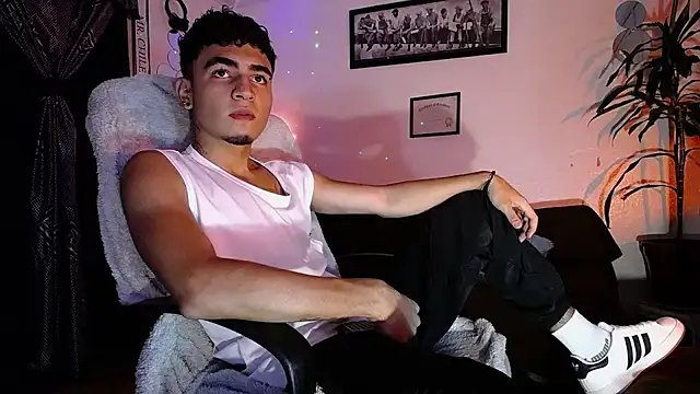 tiancam online show from April 15, 2026, 12:17 am