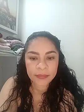 luna pinky online show from April 13, 2026, 4:12 pm