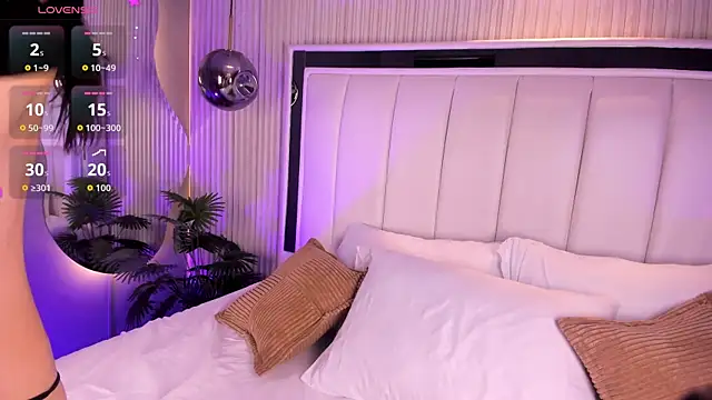 ViolettaColinss online show from March 31, 2026, 11:32 am