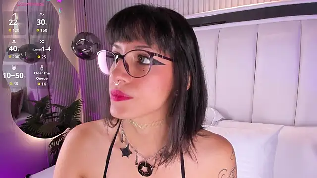 ViolettaColinss online show from July 17, 2026, 11:39 am