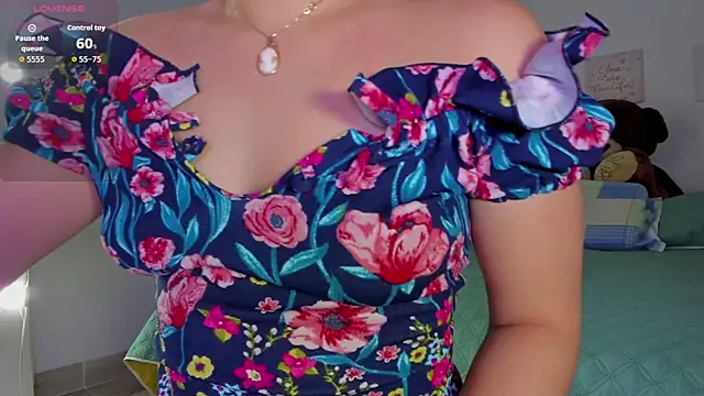 Snapshot of Alessandra_01 chatting on February 6, 2026, 11:13 am Alessandra 01 online show from February 6, 2026, 11:13 am