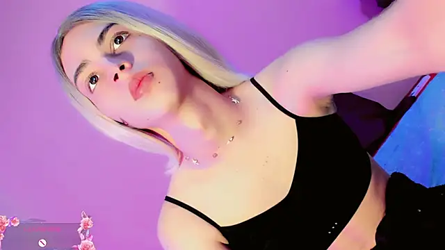 Snapshot of zoe_rous2 chatting on March 14, 2026, 12:43 pm zoe rous2 online show from March 14, 2026, 12:43 pm