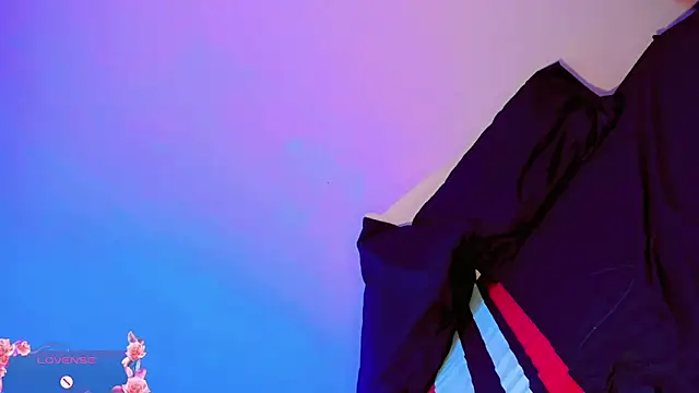 Snapshot of zoe_rous2 chatting on April 7, 2026, 1:00 pm zoe rous2 online show from April 7, 2026, 1:00 pm