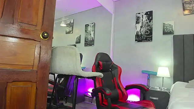 Snapshot of Raphael_Nyon chatting on March 2, 2026, 5:08 am Raphael Nyon online show from March 2, 2026, 5:08 am