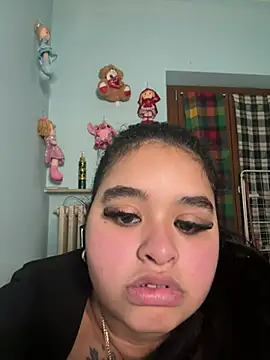 Aloyenita online show from February 3, 2026, 6:13 pm