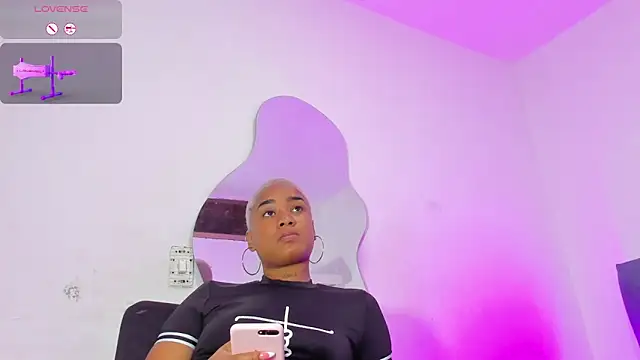 AgathaBladde online show from April 6, 2026, 1:34 pm