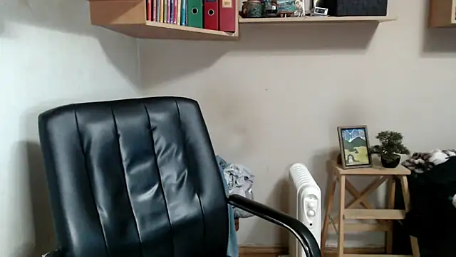 katemodel online show from March 13, 2026, 8:21 am