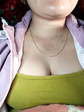 Reina Fcup01 online show from February 4, 2026, 1:06 pm