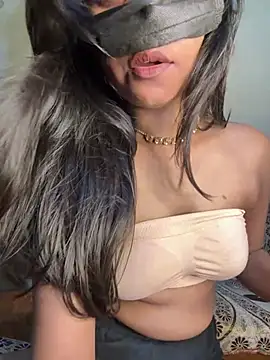 Snapshot of Roohbabe chatting on August 2, 2026, 4:49 pm Roohbabe online show from August 2, 2026, 4:49 pm
