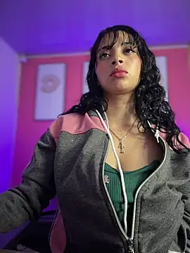 Snapshot of Sasha-18 chatting on February 13, 2026, 1:07 pm Sasha-18 online show from February 13, 2026, 1:07 pm