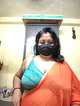 Snapshot of Curvy_Trisha chatting on June 24, 2026, 3:11 pm Curvy Trisha online show from June 24, 2026, 3:11 pm