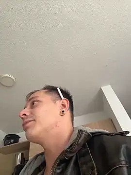 Snapshot of AxelMuller chatting on February 12, 2026, 12:33 pm AxelMuller online show from February 12, 2026, 12:33 pm