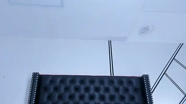  Cherry fox online show from February 4, 2026, 12:22 pm