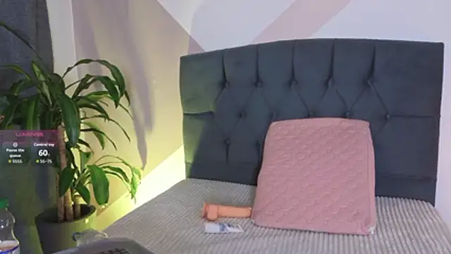 Snapshot of VictoriaKay_2 chatting on February 18, 2026, 12:56 pm VictoriaKay 2 online show from February 18, 2026, 12:56 pm