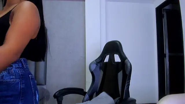 Snapshot of Shirleytaylor- chatting on February 25, 2026, 11:20 am Shirleytaylor- online show from February 25, 2026, 11:20 am