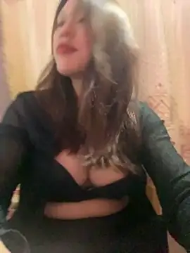 Emxinhka1 online show from June 9, 2026, 4:18 pm