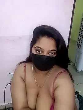 Snapshot of Aliya_Hott chatting on May 4, 2026, 5:03 am Aliya Hott online show from May 4, 2026, 5:03 am