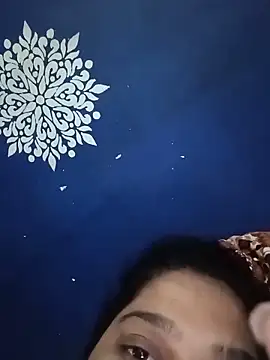 Snapshot of Aliya_Hott chatting on June 14, 2026, 6:32 pm Aliya Hott online show from June 14, 2026, 6:32 pm